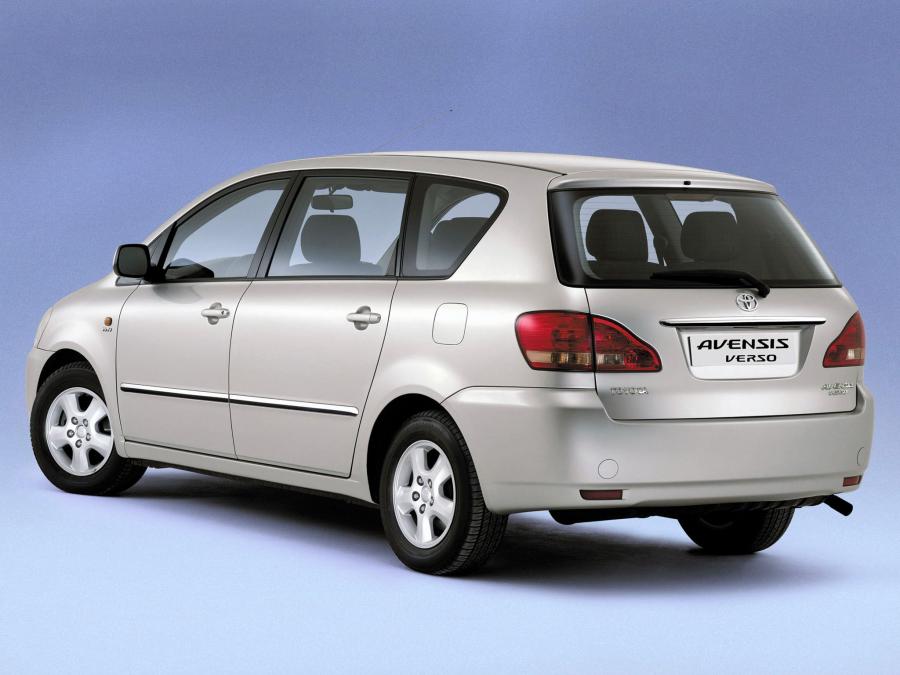  Toyota Avensis Verso 2001 года  (фото 8 из 18)